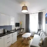 Old Town Apartment *