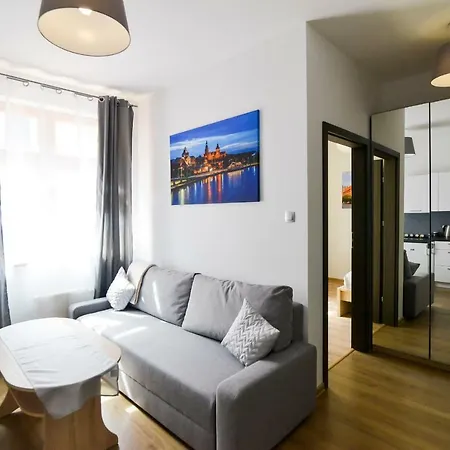 Old Town Apartment *