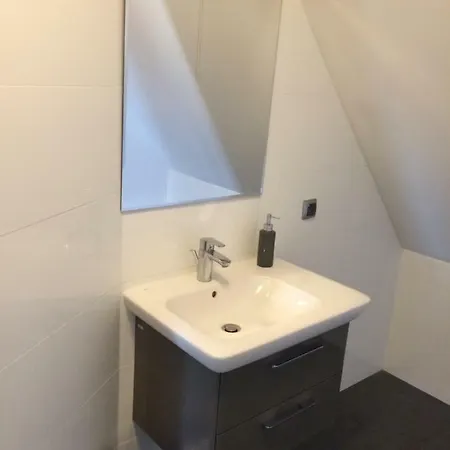 Old Town Apartment *