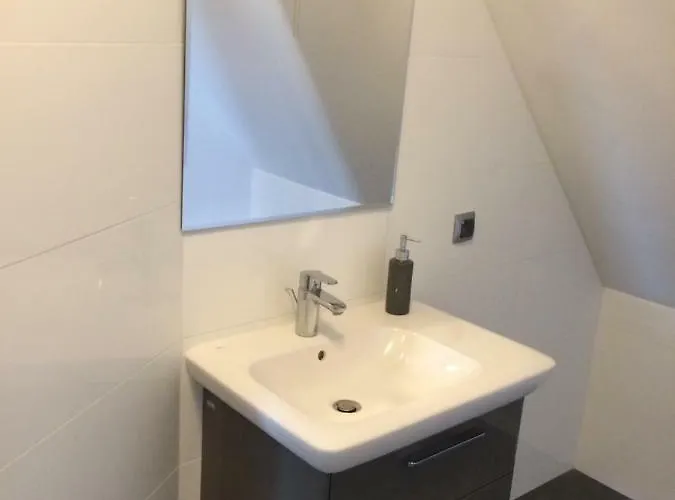 Old Town Apartment *